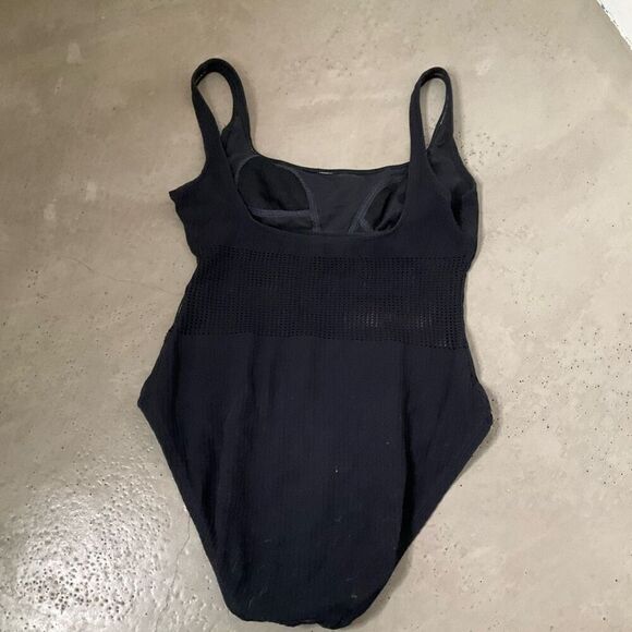 La Blanca One Piece Swimsuit - Picture 2 of 6